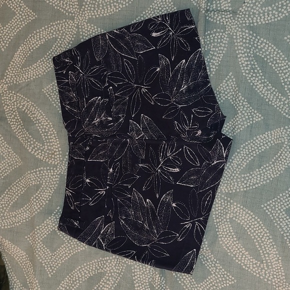 Patterned shorts - Picture 2 of 2